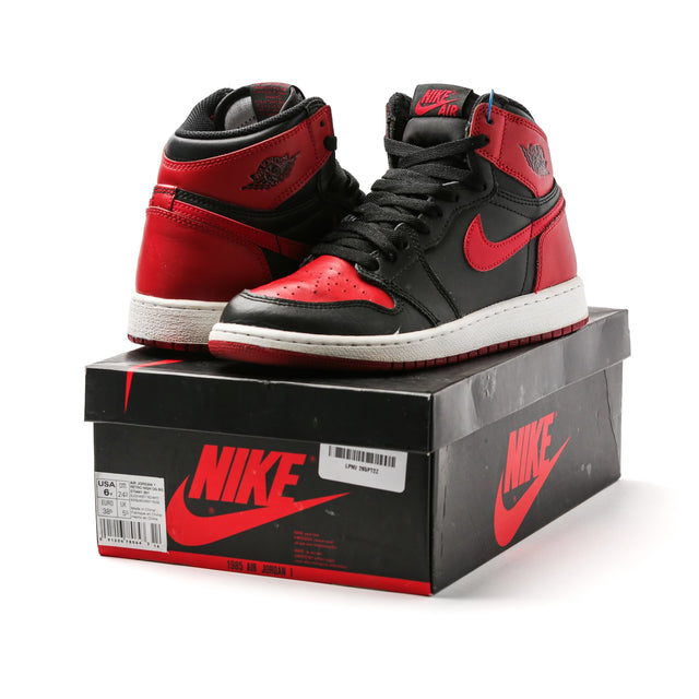 2016 NIKE AIR JORDAN 1 "BRED" SNEAKER